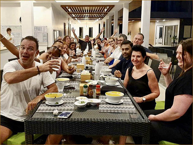 detox guests dining